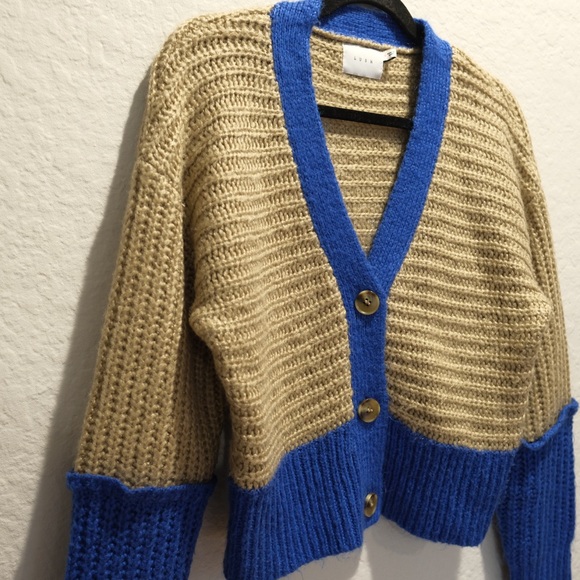 Lush Chunky Knit V-Neck Cardigan Size M Tan Blue Colorblock Buttons - Picture 2 of 6